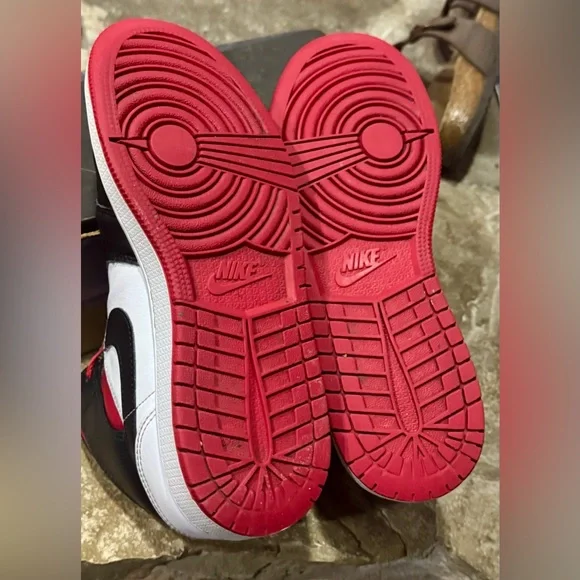 Nike Air Jordan 1 Mid Black White & Gym Red size 5.5 boys; size 7 women’s - Picture 5 of 6